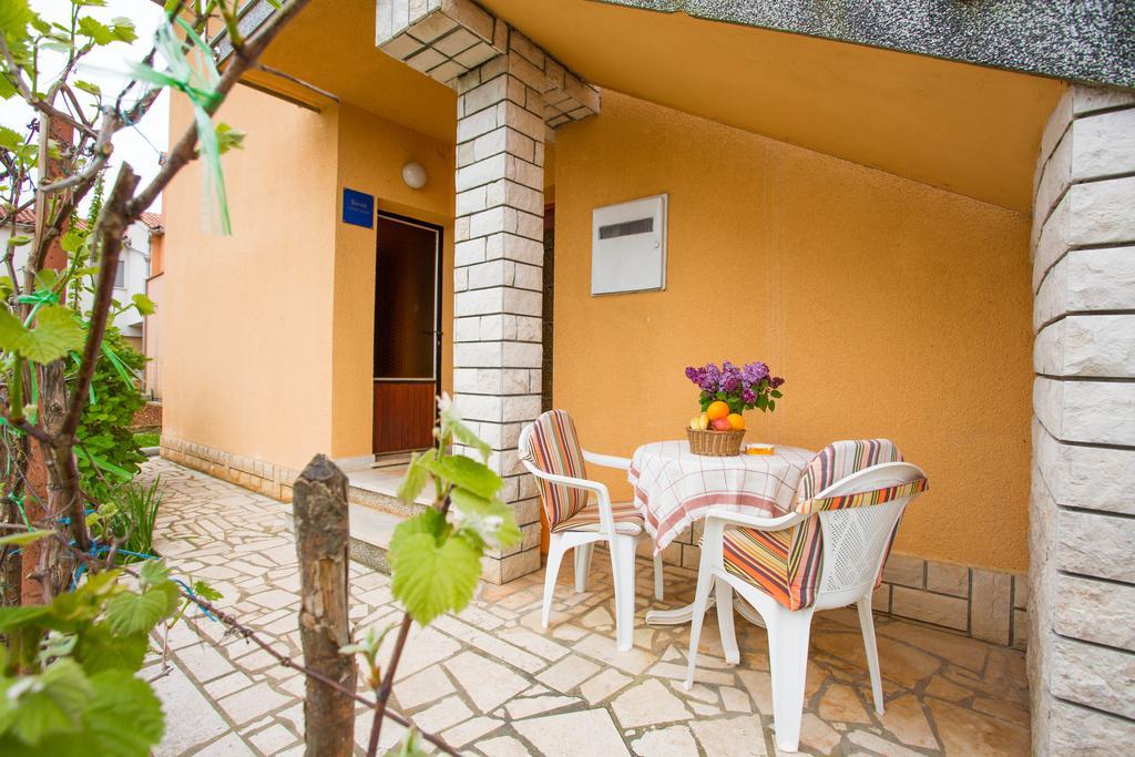 Apartments Nela Pula Zewnętrze zdjęcie